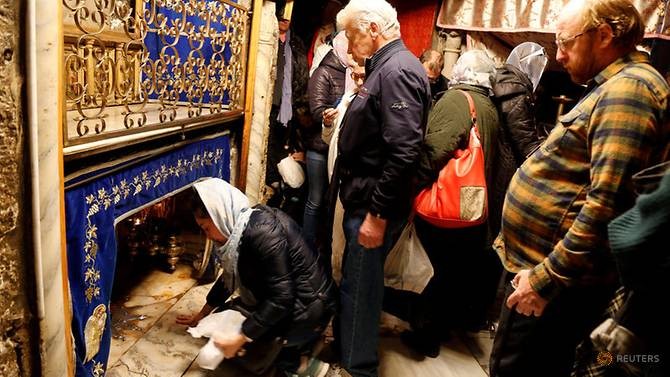 Khách du lịch đổ về thăm nơi Chúa Jesus 'hạ thế' trước thềm Giáng sinh ảnh 1