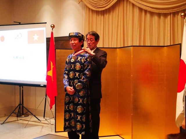 Cựu Cục trưởng Cục đầu tư nước ngoài được Hoàng gia, Chính phủ Nhật Bản trao tặng Huân chương mặt trời mọc ảnh 2