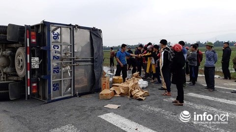 Hà Tĩnh: Tai nạn liên hoàn khiến quốc lộ 1A tắc nghẽn ảnh 2