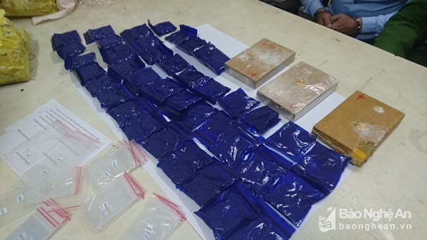 Nghệ An: Bắt giữ hai đối tượng tàng 3 bánh heroin và hàng nghìn viên ma túy tổng hợp ảnh 1