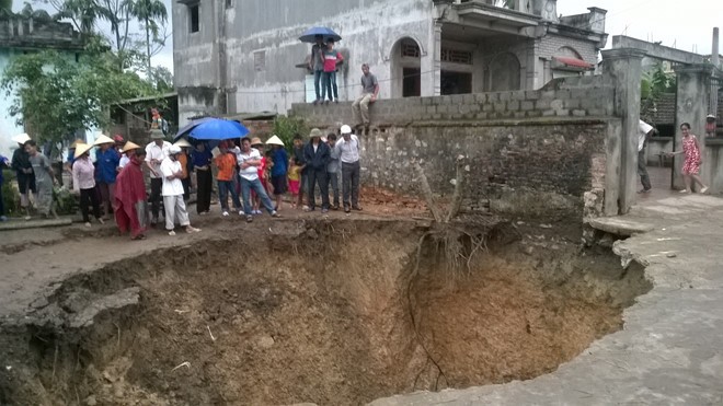 Thanh Hóa: Hoảng hốt phát hiện 'hố tử thần' ngay trong bếp ảnh 1