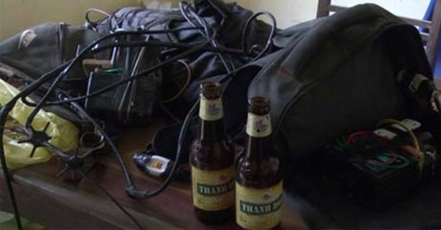 Bị phát hiện, đối tượng trộm chó dùng chai bia tấn công người dân ảnh 1