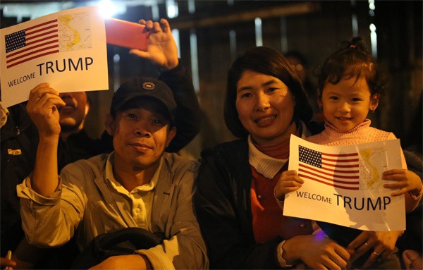 Tổng thống Trump ấn tượng trước màn chào đón tại Hà Nội ảnh 2