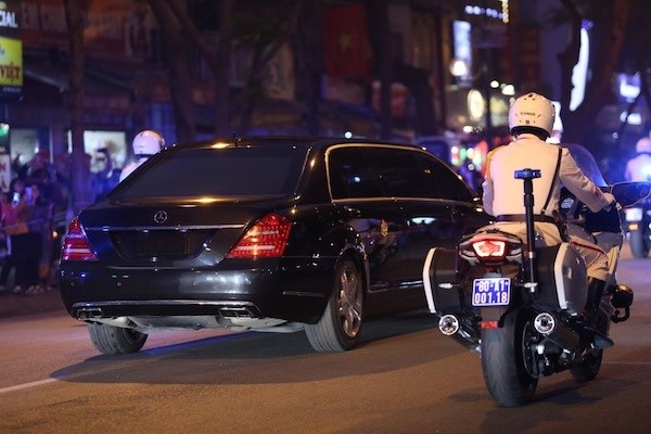 Chính thức: Hai ông Kim và Trump gặp mặt, bắt tay tại Hà Nội ảnh 1