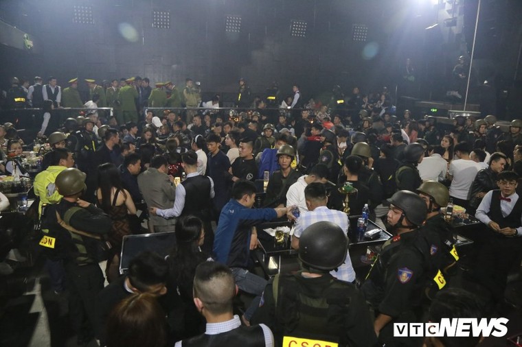 Phát hiện 100 người dương tính với ma túy trong quán bar ở Huế ảnh 1