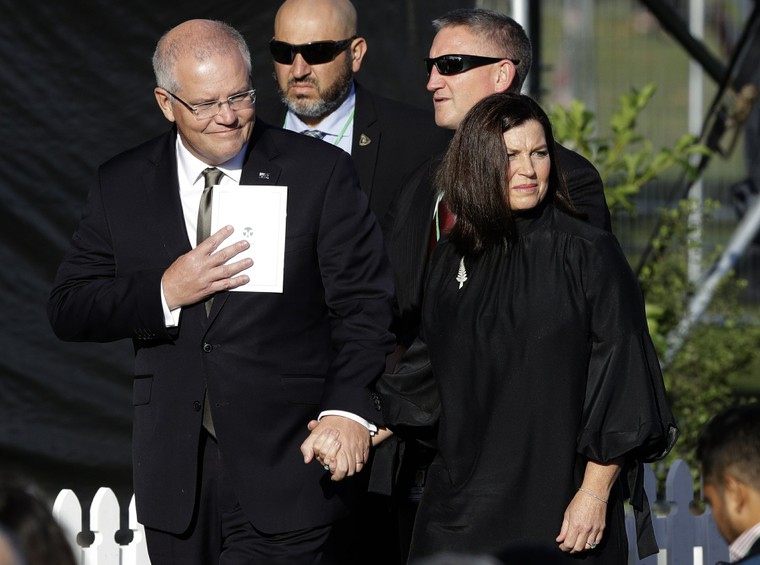 Chùm ảnh: Người dân New Zealand gạt lệ tại lễ tưởng niệm các nạn nhân khủng bố ảnh 7