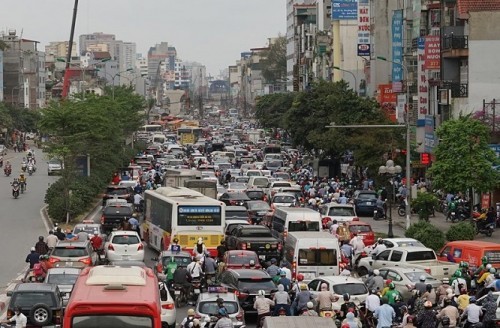 Ảnh: Cửa ngõ Hà Nội đông nghẹt người và xe trước kỳ nghỉ lễ ảnh 8