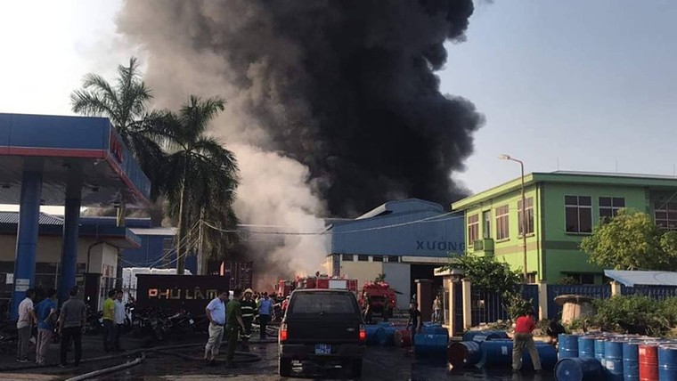 Hỏa hoạn ở khu nhà xưởng công ty nhựa tại Hải Phòng ảnh 1