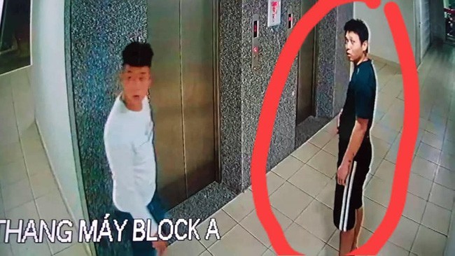 Công an vào cuộc vụ thanh niên quỳ gối nhìn trộm váy trong thang máy ảnh 1