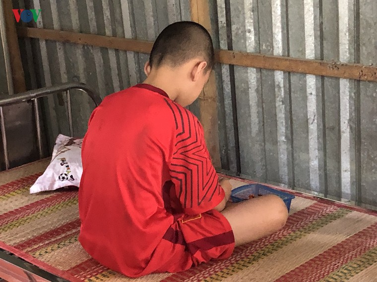 Phụ huynh tố thầy giáo trù dập khiến nam sinh lớp 3 rối loạn thần kinh ảnh 1