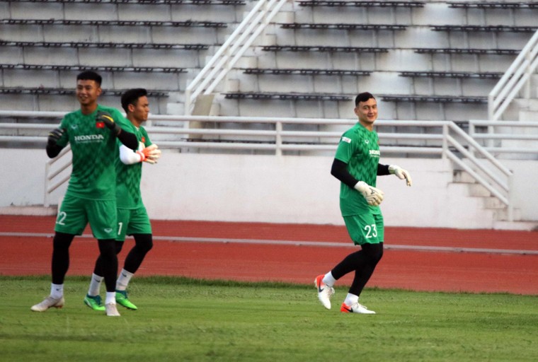 ĐTVN: Quế Ngọc Hải lĩnh băng thủ quân, Văn Lâm sẵn sàng cạnh tranh bắt chính ảnh 6