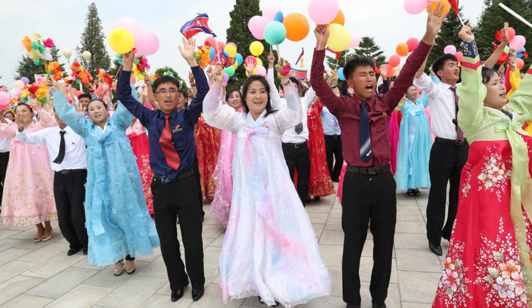 Hàng chục nghìn người Triều Tiên xếp hàng chào đón Chủ tịch Tập Cận Bình ảnh 5