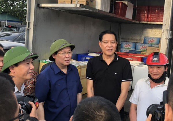 Phó Thủ tướng Vương Đình Huệ thị sát, chỉ đạo chữa cháy rừng Hà Tĩnh ảnh 1