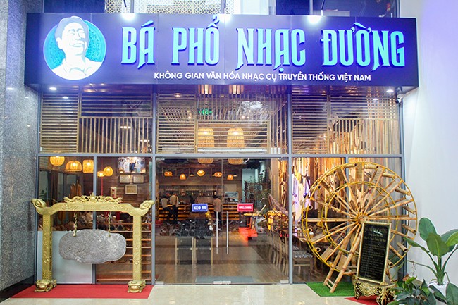 Lạc bước vào 'bảo tàng' nhạc cụ truyền thống giữa lòng Hà Nội ảnh 11