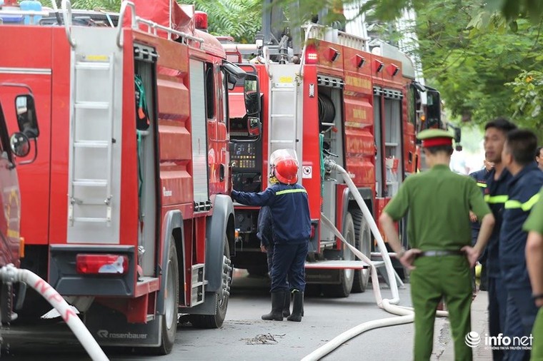 Hỏa hoạn do nổ bình ga căn hộ tầng 15 chung cư Nam Trung Yên ảnh 1