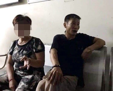 Tạm giữ đối tương dùng đá đánh bị thương một viên CSGT ảnh 1