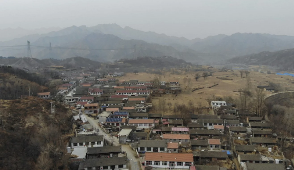 Thế hệ trẻ nông thôn Trung Quốc mang trên vai gánh nặng thoát nghèo ảnh 1