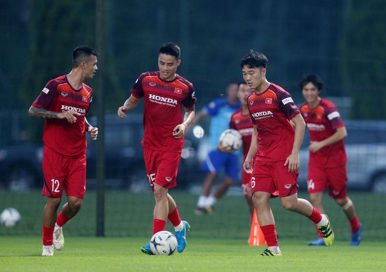 HLV Park Hang-seo dồn tâm sức cho VL World Cup 2022, chia sẻ về nhân sự ĐT Việt Nam ảnh 3