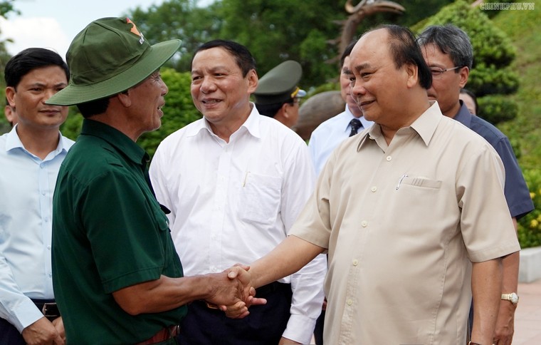 Thủ tướng dâng hương tại Thành cổ Quảng Trị ảnh 1