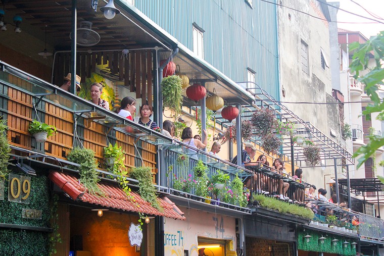 Du khách nước ngoài nói gì khi biết tin cà phê đường tàu bị 'xóa sổ'? ảnh 8