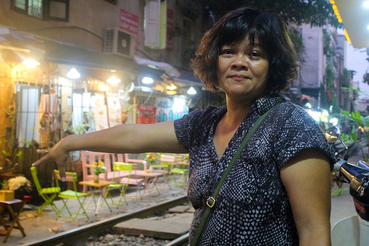 Du khách nước ngoài nói gì khi biết tin cà phê đường tàu bị 'xóa sổ'? ảnh 10