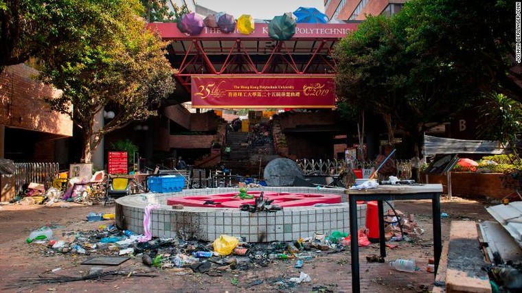 Trường Đại học Bách khoa Hong Kong tan hoang sau 'cơn bão' biểu tình ảnh 1