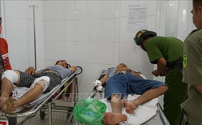 Công an đột kích tụ điểm đá gà, 3 người bị trúng đạn ảnh 1