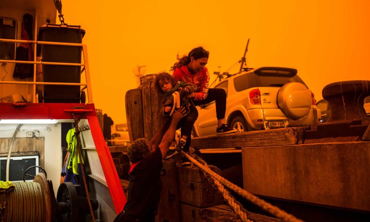 Hỏa hoạn khiến người dân Australia như trải qua ngày tận thế ảnh 9