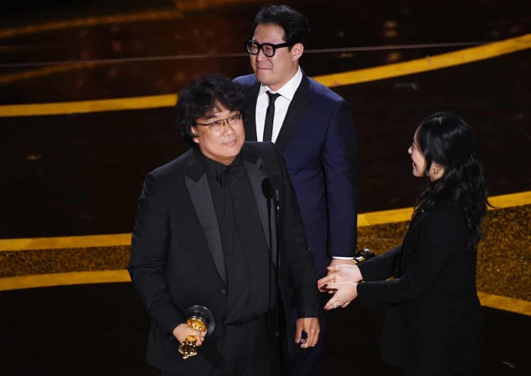 Oscar 92: Brad Pitt giành giải 'Nam phụ xuất sắc nhất' ảnh 2