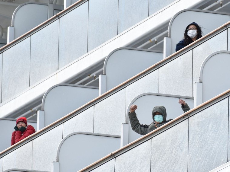 Cuộc sống trên con tàu bị cách ly: 'Tôi liên tục nghe thấy tiếng ho khan' ảnh 2