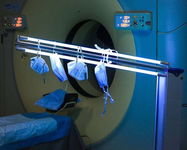 Virus và kiệt sức: Hai kẻ thù của y, bác sĩ trong cuộc chiến chống Covid-19 ảnh 3