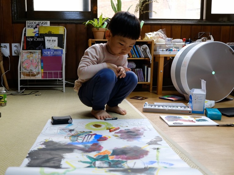 Trẻ em Hàn Quốc làm gì khi tránh dịch ở nhà? ảnh 3