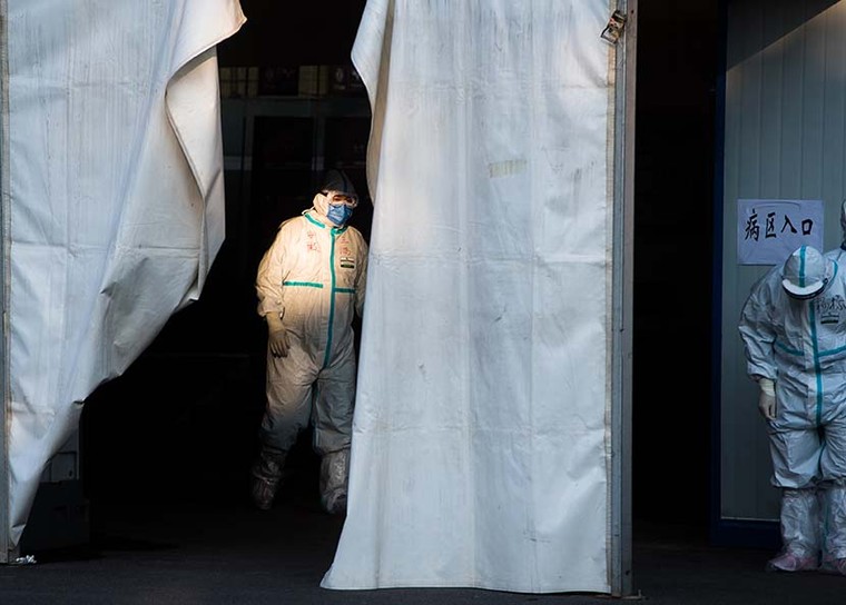 Cuộc sống bên trong bệnh viện dã chiến ở Vũ Hán ảnh 4