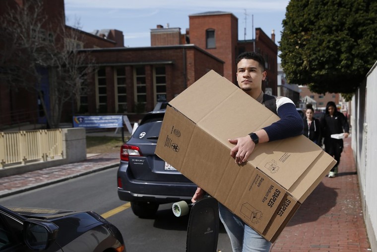 Sinh viên Havard 'cuống cuồng' trước quyết định đóng cửa trường ảnh 2