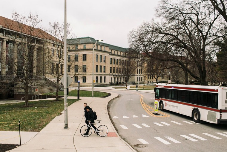 Sinh viên Havard 'cuống cuồng' trước quyết định đóng cửa trường ảnh 5