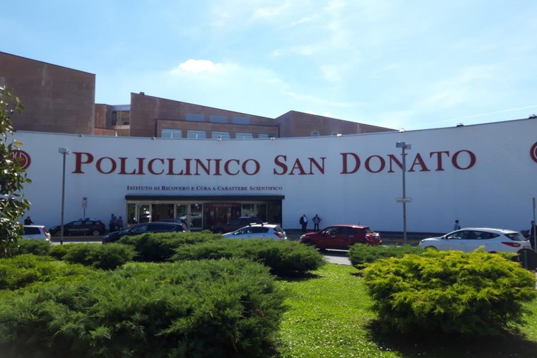 Bác sĩ Ý: Khủng hoảng y tế tàn khốc là 'trải nghiệm chưa từng có trong chiến tranh' ảnh 2