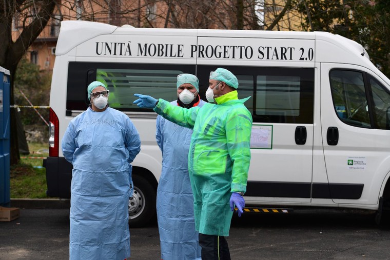 Bác sĩ Ý: Khủng hoảng y tế tàn khốc là 'trải nghiệm chưa từng có trong chiến tranh' ảnh 5