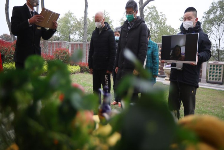 Đám tang thời Covid-19 ảnh 4