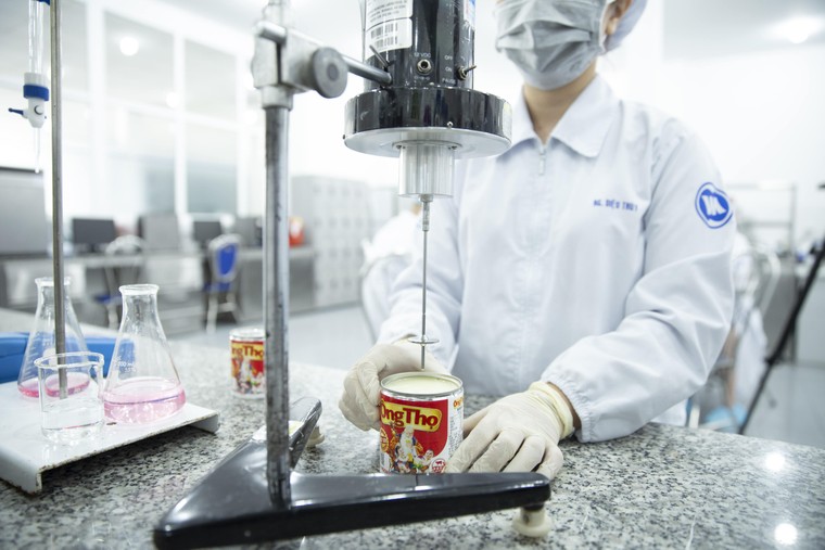 Vinamilk đưa sữa Ông Thọ sang Trung Quốc giữa đại dịch COVID-19 ảnh 1