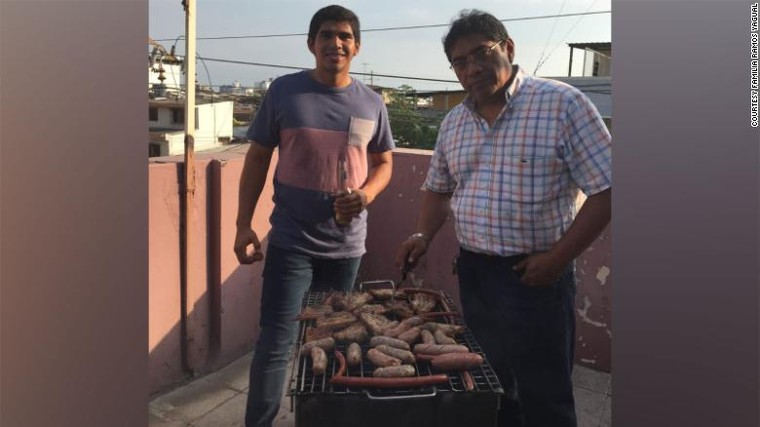 Đại dịch tại Ecuador: Đỏ mắt đi tìm thi thể thân nhân ảnh 1