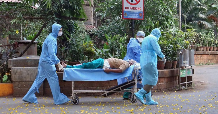 Bệnh viện Ấn Độ trên bờ vực sụp đổ ảnh 2