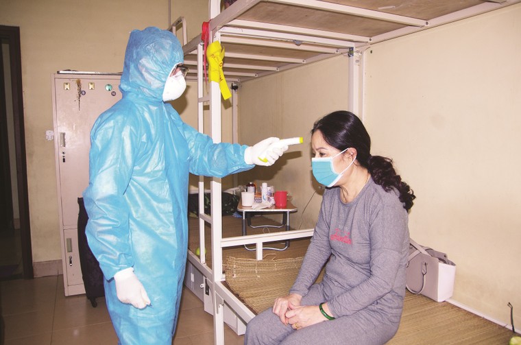 Cuộc chiến chống COVID-19 tại Việt Nam: Vượt qua hai 'làn sóng' đầy ngoạn mục ảnh 1