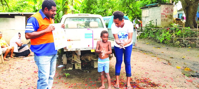 Tin giả - mối nguy hiểm không kém virus corona ảnh 2