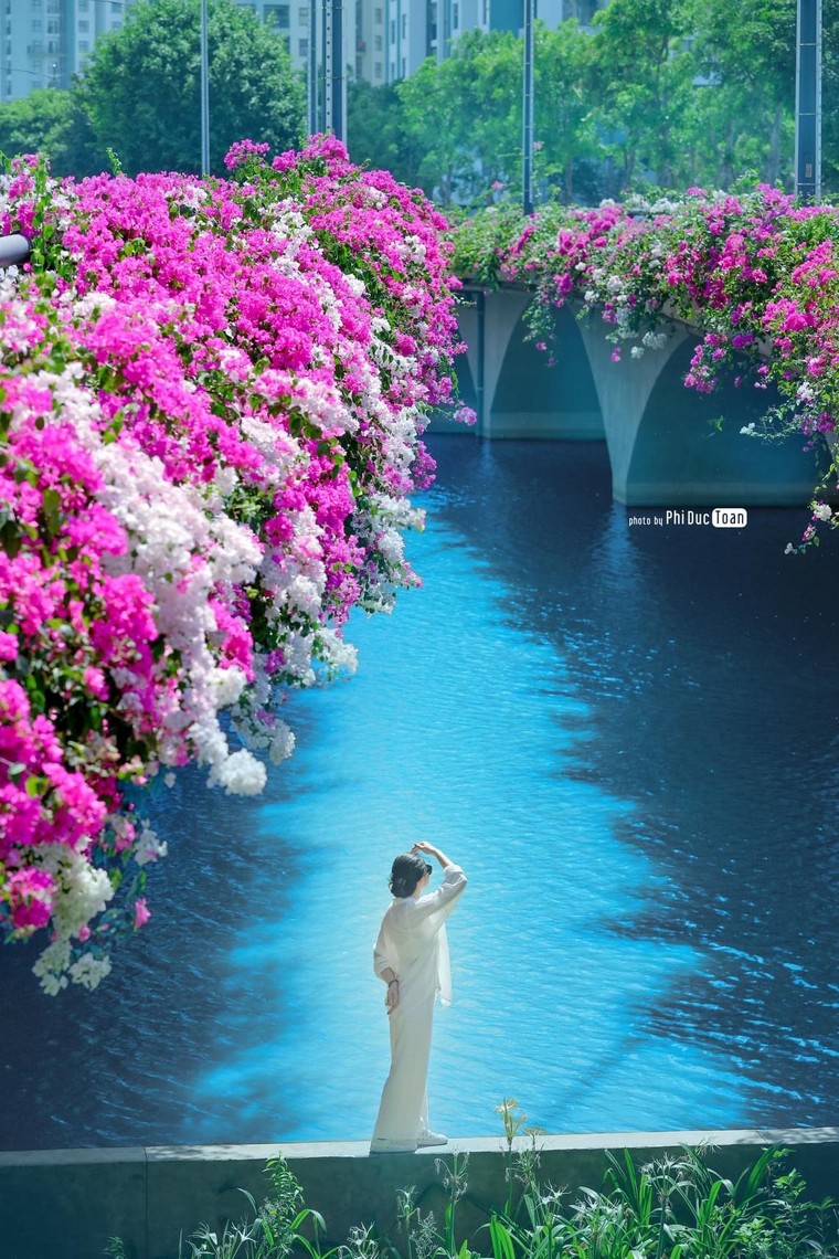 Những hình ảnh check-in 'siêu chất' tại Ecopark gây 'bão' cộng đồng mạng ảnh 9