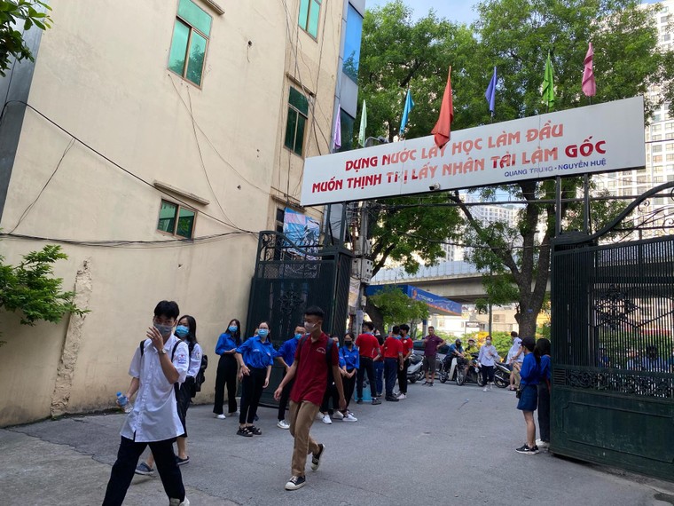 Sĩ tử Hà Nội bình tĩnh bước vào kỳ thi tốt nghiệp THPT ảnh 4