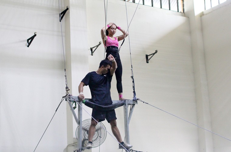 Nghề xiếc thời COVID-19: Bám trụ với sân khấu bằng đam mê ảnh 8