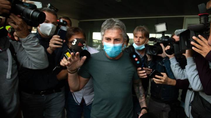 Messi cân nhắc việc ở lại Barcelona ảnh 1