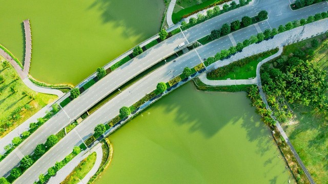 Check in 'sương sương' những cây cầu đẹp mê hồn tại Ecopark ảnh 4