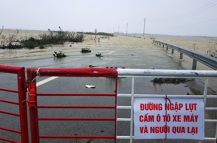 Các tỉnh miền Trung hoàn tất sơ tán dân tránh bão Vamco ảnh 2