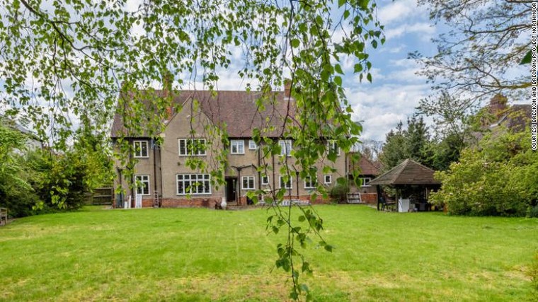 Dàn diễn viên 'Chúa nhẫn' gây quỹ mua nhà của tác giả J.R.R. Tolkien ảnh 1